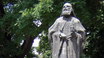 Скоро завършва обновяването на площада до паметника на Патриарх Евтимий в столицата