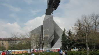 Ще се проведе обществен дебат за визията на паметника  “1300 години България” пред НДК