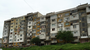 Санират жилищен блок в гр. Бургас с висок клас немски прозоречни системи  REHAU