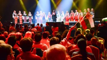 Благотворителният концерт „Ние обичаме България“ събра хиляди българи